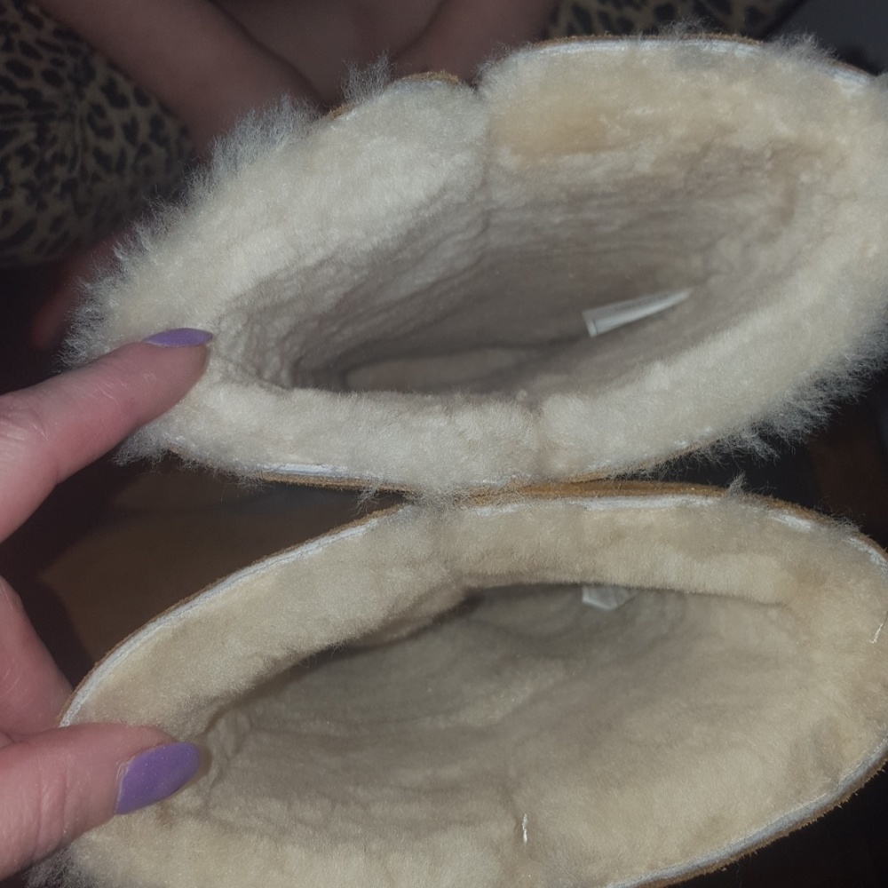 UGG Boots - Picture 3 of 4